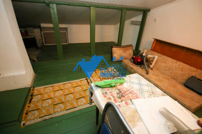Spitalului, 2 camere, decomandat, centrala proprie