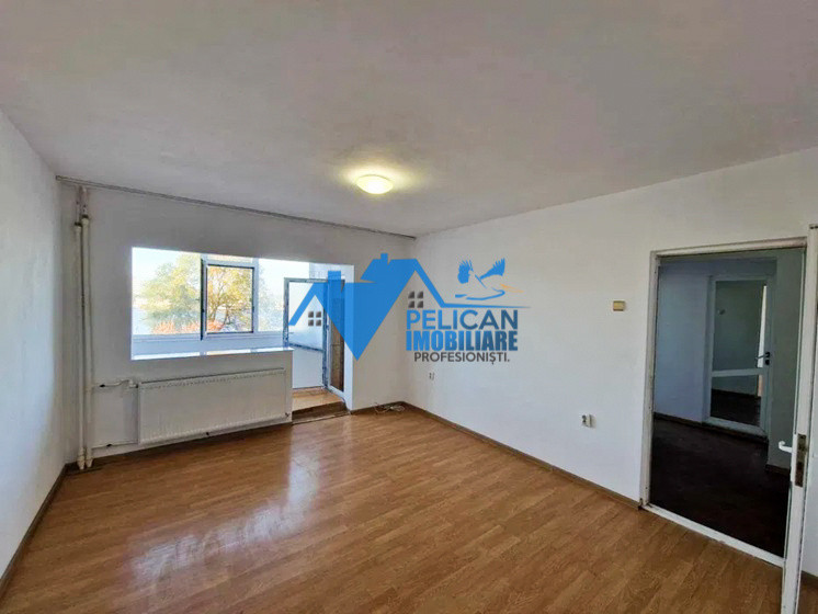 Pelican, 2 camere, decomandat, ETAJ 2