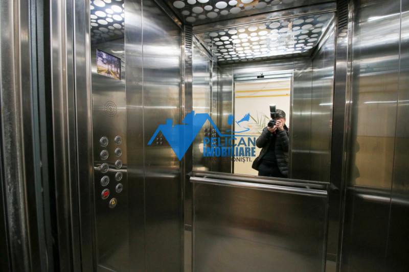 Pelican, 2 camere, decomandat, ETAJ 2