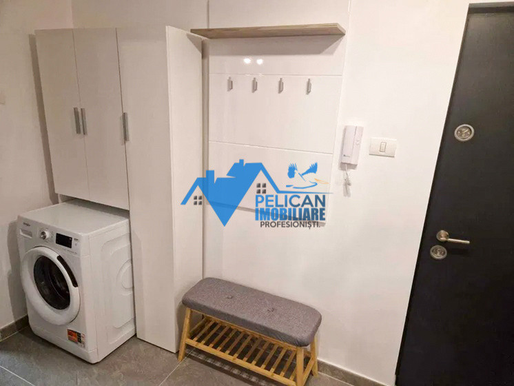 E3, 2 camere, Etaj 3, renovat total, gata de mutat