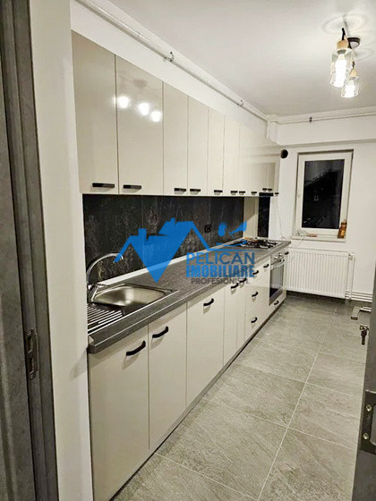 E3, 2 camere, Etaj 3, renovat total, gata de mutat