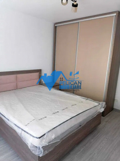 E3, 2 camere, Etaj 3, renovat total, gata de mutat