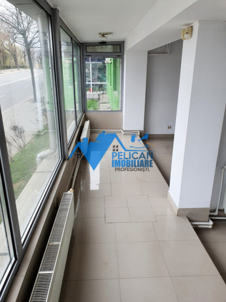 Zona Pelican, 2 camere, de locuit sau spatiu comercial