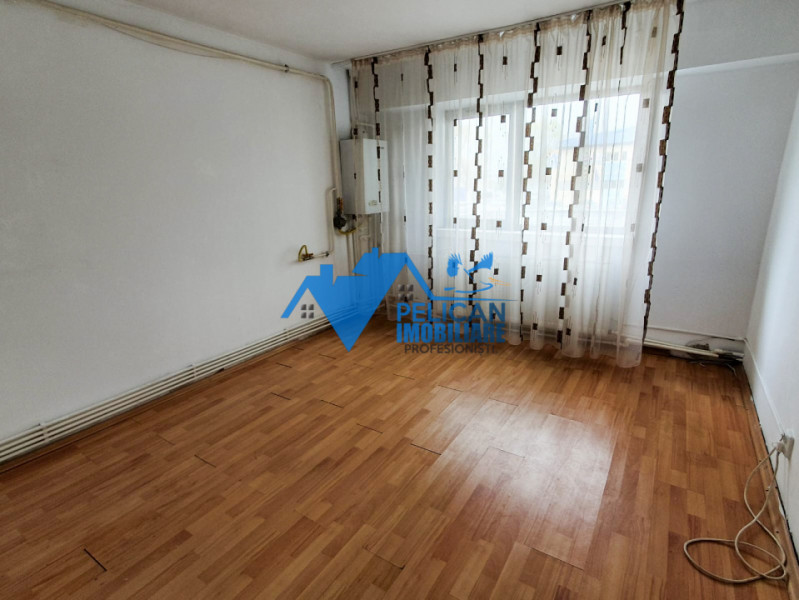 Zona Pelican, 2 camere, de locuit sau spatiu comercial