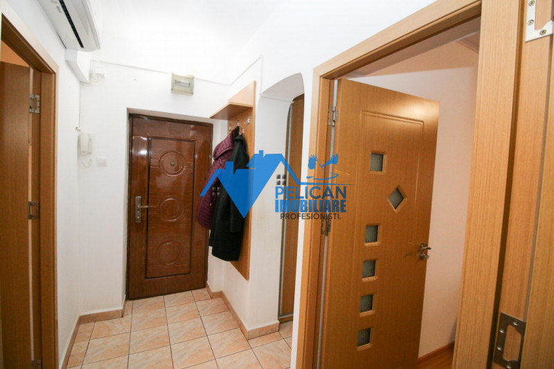 Ultracentral, renovat, gata de mutat