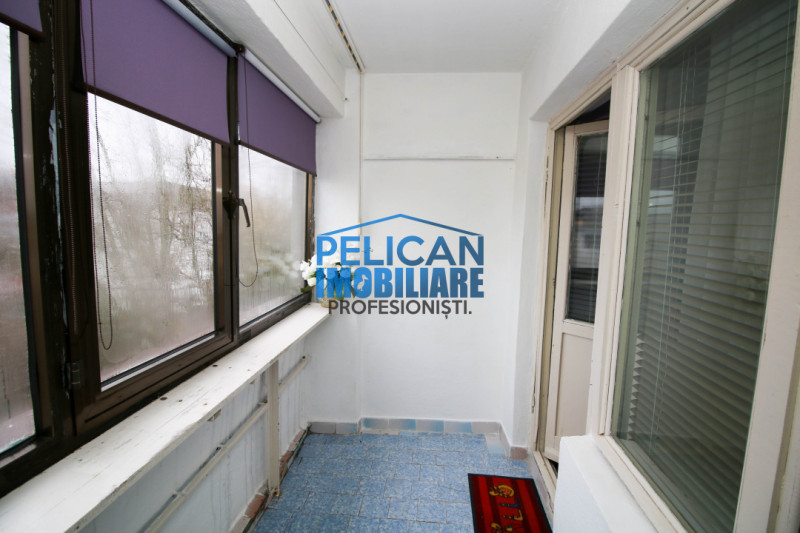 E3, 2 camere, decomandat - 62MP