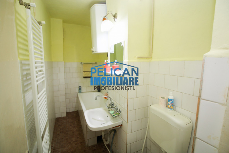 E3, 2 camere, decomandat - 62MP