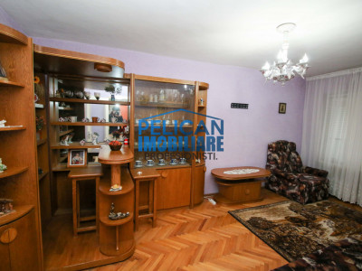 E3, 2 camere, decomandat - 62MP