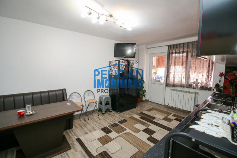 Piața Nouă, 4 camere, decomandat, modern