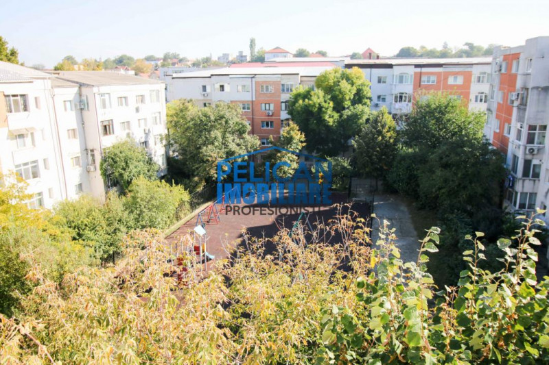 E3 - FEDRA, 3 camere, decomandat, spațios