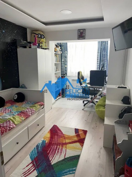 Zona Pelican, 4 camere, Etaj 2, renovat modern