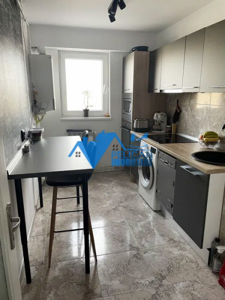 Zona Pelican, 4 camere, Etaj 2, renovat modern
