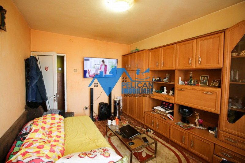 Pelican, 3 camere, decomandat