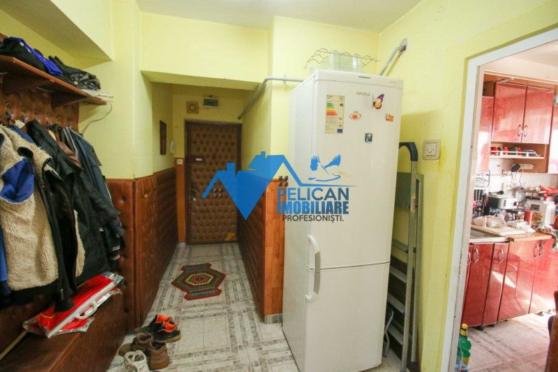 Pelican, 3 camere, decomandat
