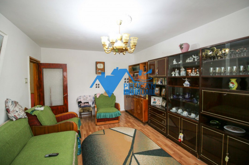 Piata Noua, apartament 3 camere, decomandat