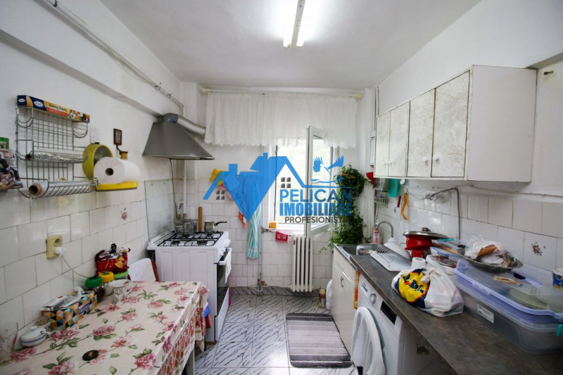 Piata Noua, apartament 3 camere, decomandat
