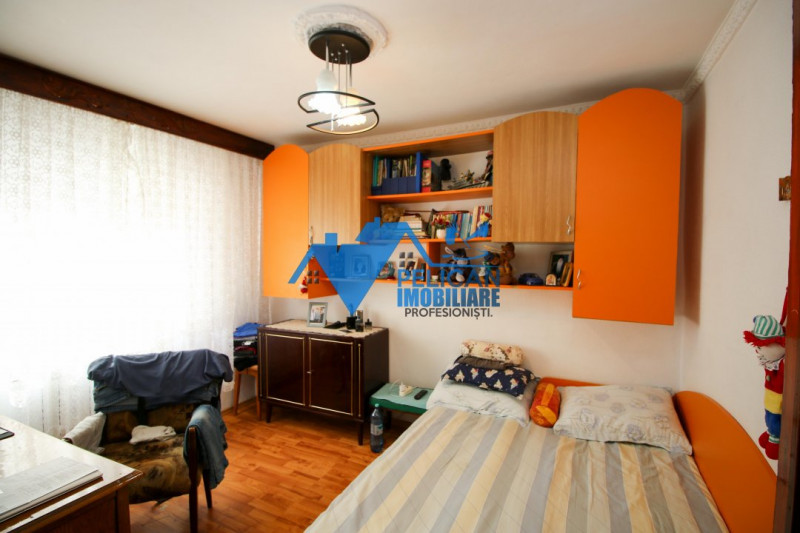 Piata Noua, apartament 3 camere, decomandat