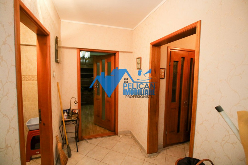 Piata Noua, 2 camere, Etaj 1, decomandat