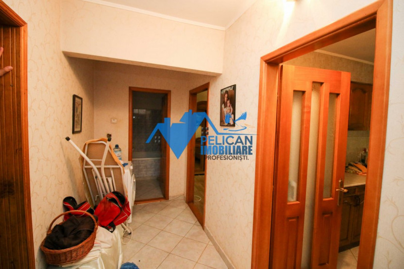 Piata Noua, 2 camere, Etaj 1, decomandat